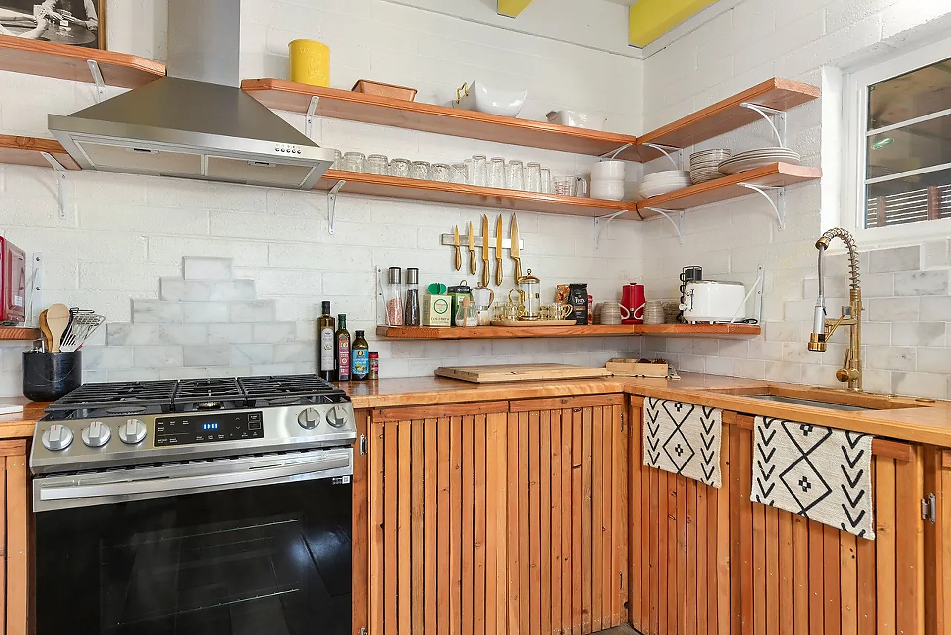 Designer kitchen with open shelving
